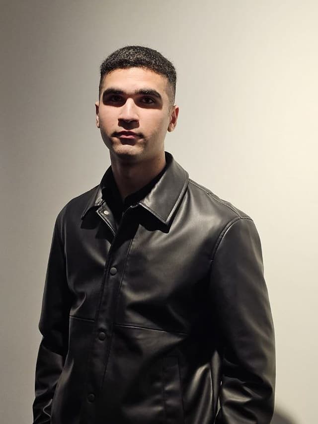Portrait of Radmehr Behzadfar, full-stack developer in Toronto